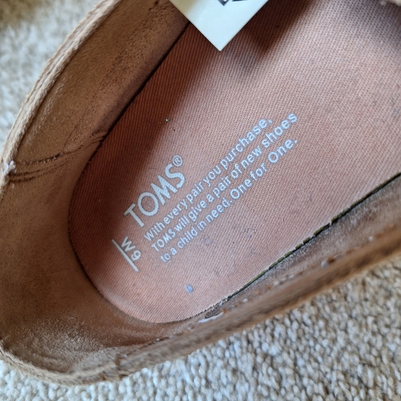 Toms Womens Tan Suede Slip On Sneaker/Loafer Size 9 - Picture 6 of 8